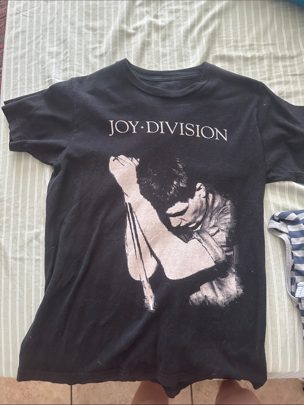 Black Graphic Short Sleeve Tee - Women's